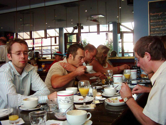 Frühstückstreff am dritten Sonntag des Monats in Augsburg